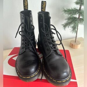 Dr. Martens 1460 Woman Boots size 6